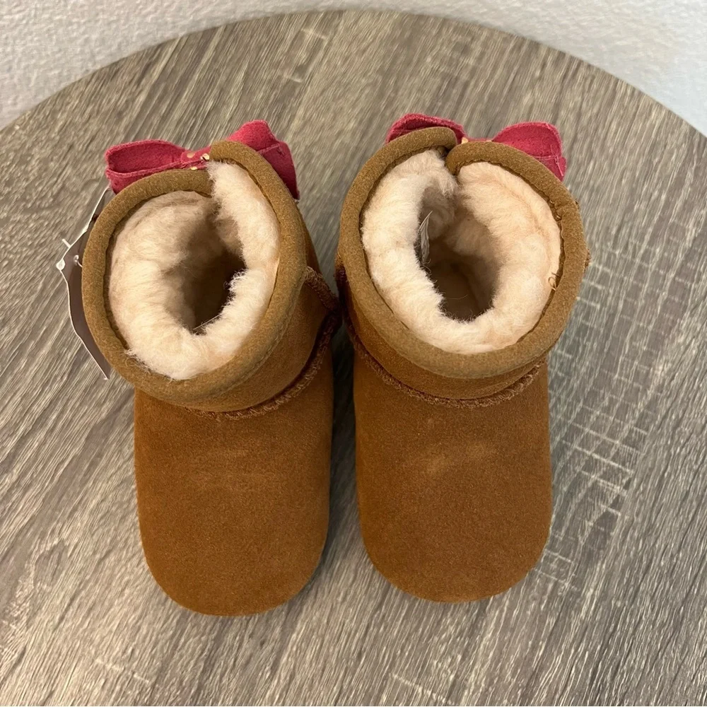 NEW UGG boots camel brown with Pink Bow- size 4/5